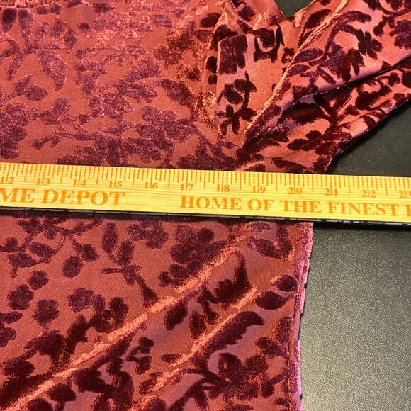 Maurices Velvet Floral Burnout Mock Neck Blouse Burgundy Maroon Women’s Large - Picture 6 of 6